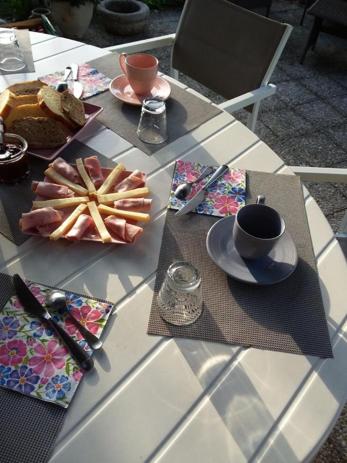 Bed and Breakfast Le Grive Chevremont Экстерьер фото